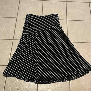 CHAPS WOMEN BLACK‎ WITH WHITE STRIPES MAXI SKIRT SIZE MEDIUM 100% COTTON